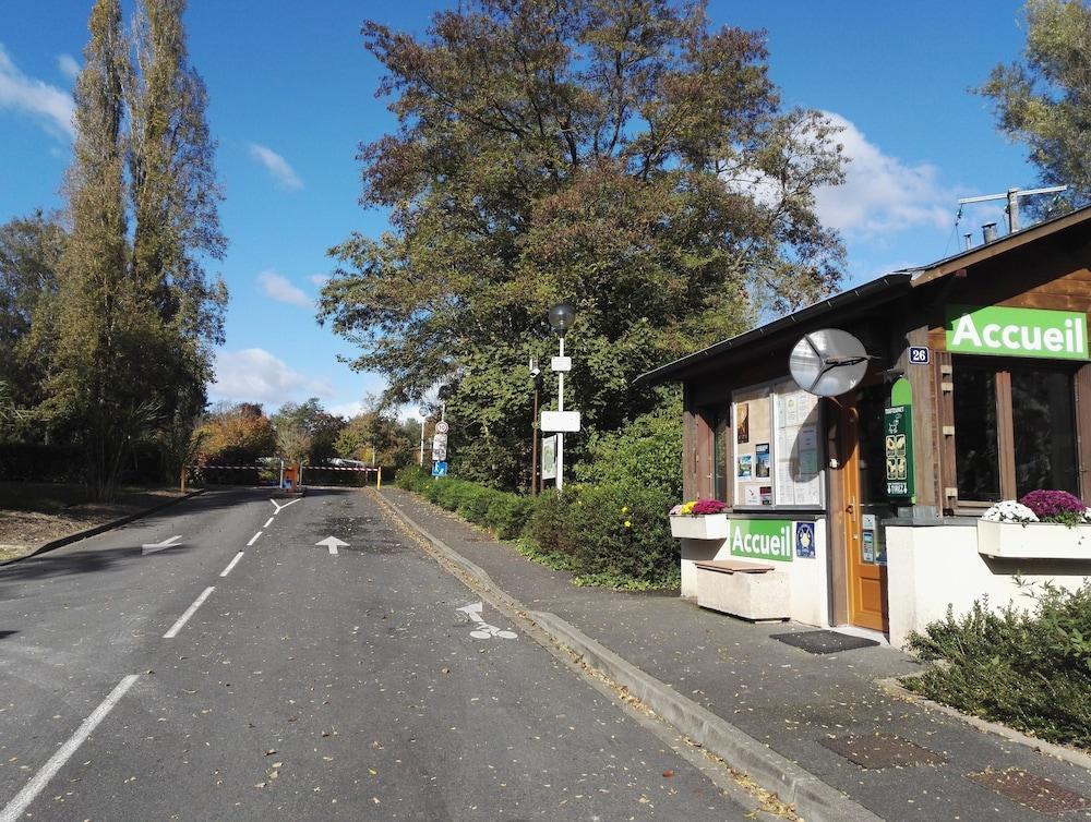 Camping De Bourges Bagian luar foto